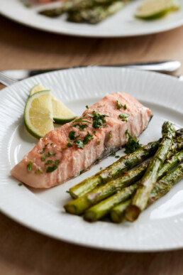 Grilled salmon and asparagus